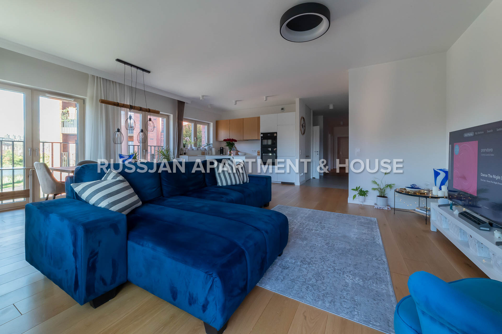 APARTAMENT GDAŃSK ŚRÓDMIEŚCIE z balkonem parking w garażu 115 m2