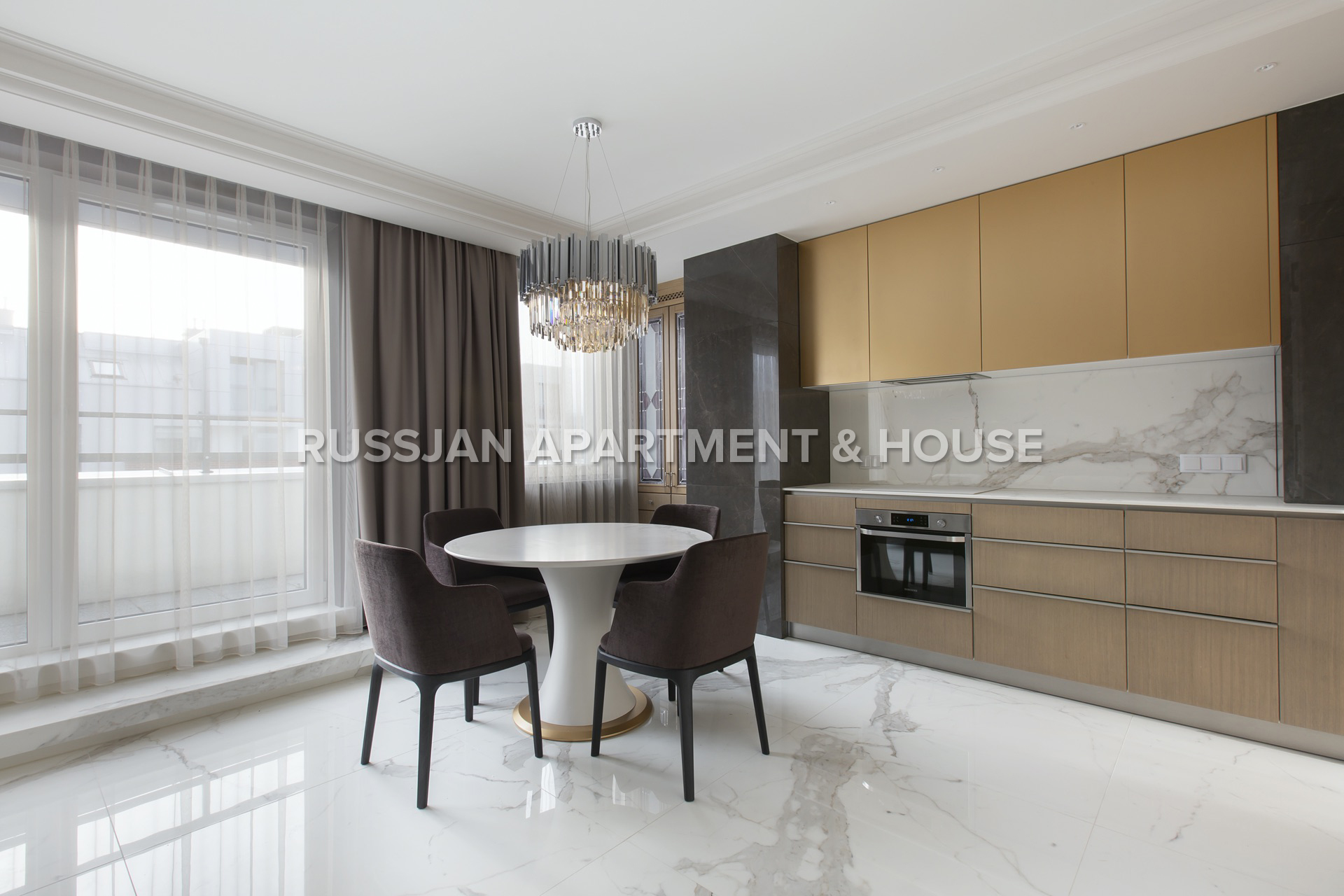 Apartament Gdańsk Śródmieście Ulica Św. Barbary | RUSSJAN Apartment & House