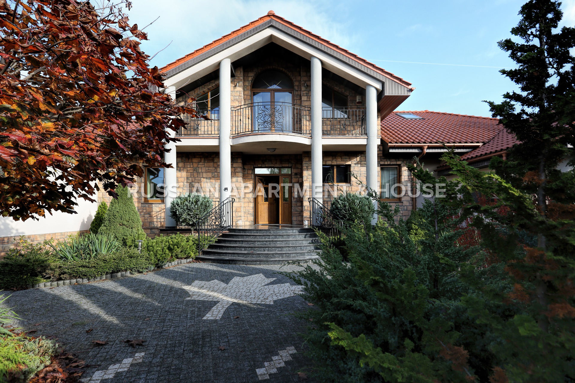 Residence Kiełpino Górne z balkonem, tarasem 650 m2