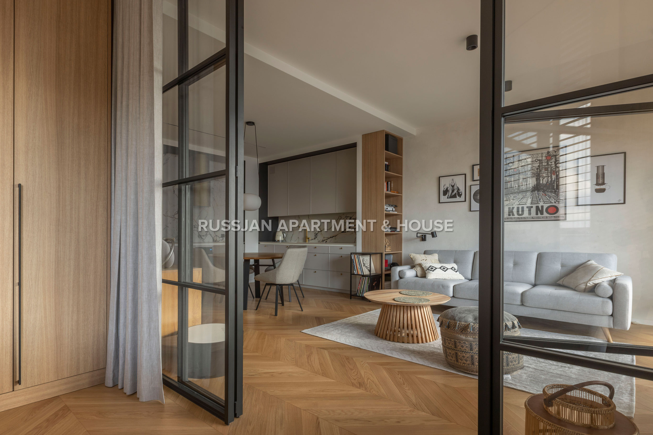 Apartment Gdańsk Śródmieście z balkonem parking w garażu 48,73 m2