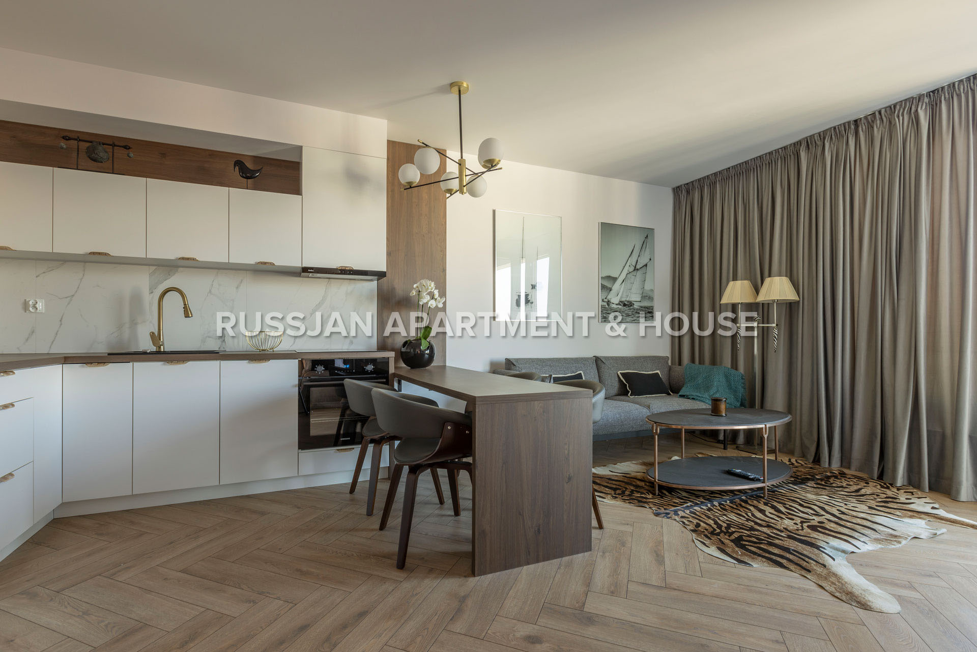 Apartment Gdynia Ulica Obrońców Wybrzeża | RUSSJAN Apartment & House