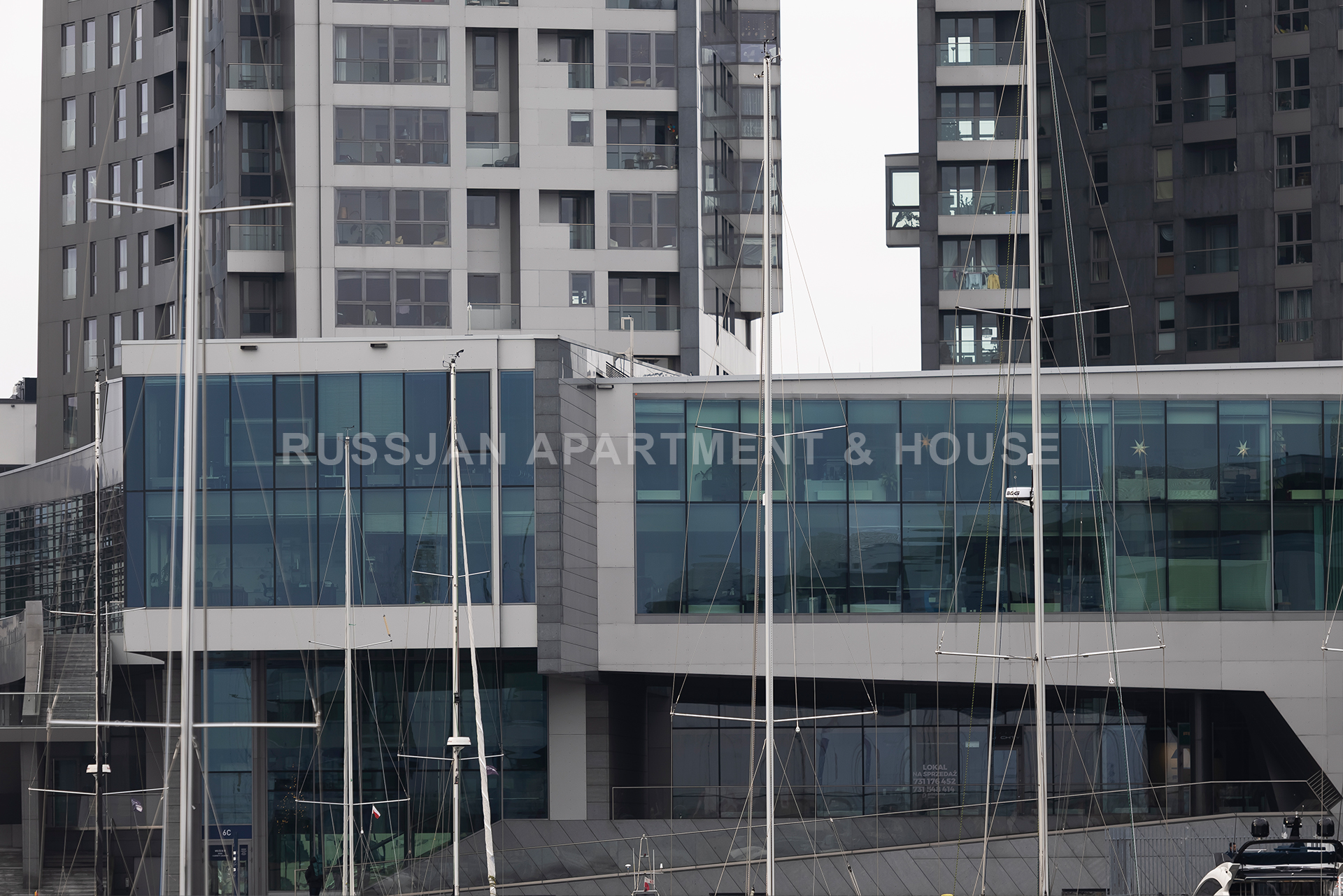 Apartament Gdynia - Śródmieście - Balkon z Widokiem na Bałtyk - Russjan